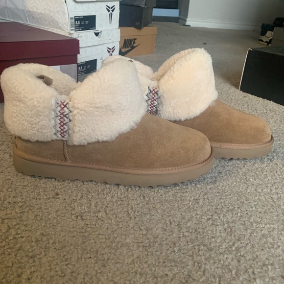 UGG ultra mini braid boot - Picture 6 of 8